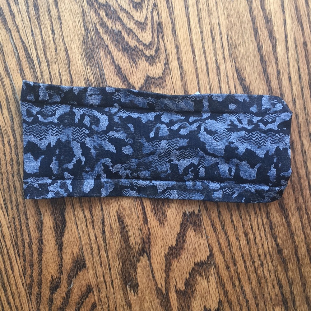 LULULEMON ATHLETICA HEADBAND
